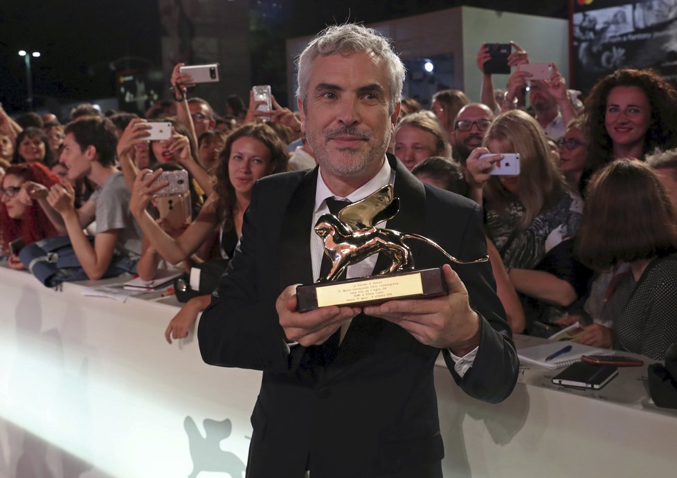 Režisér vítězného snímku z festivalu v Benátkách Alfonso Cuarón. Vyhrál film Roma.