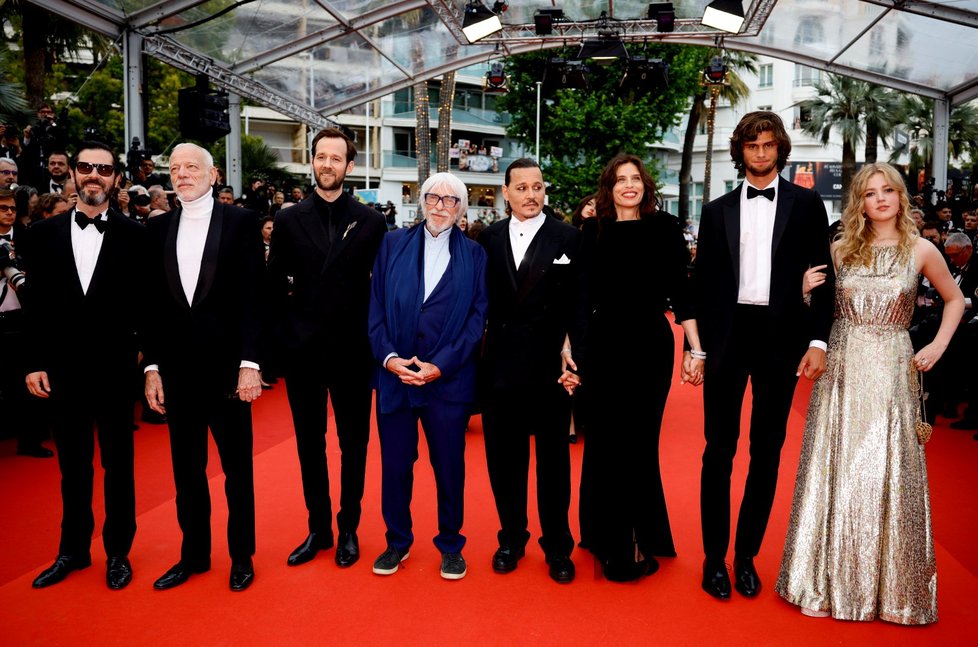 76. ročník Filmového festivalu v Cannes: Pauline Pollman, Diego Le Fur, Maiwenn, Johnny Depp, Pierre Richard, Benjamin Lavernhe, Pascal Greggory a Melvil Poupaud