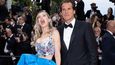 Filmový festival v Cannes: Saře Foster se ňadra málem nevešla do výstřihu