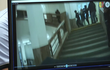 Policie zveřejnila záběry ze zásahu proti střelci v budově Filozofické fakulty (22.12.2023)