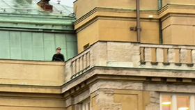 Svědectví vyděšených studentů, kteří zažili střelbu na fakultě v Praze: Umírat se mi nechce!