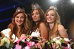 Česká Miss 2018 Lea Šteflíčková z Ústí nad Labem (uprostřed), druhá Jana Šišková ze Zubří (vlevo) a třetí Tereza Křivánková z Prahy (vpravo)