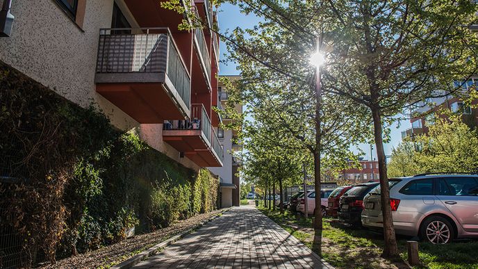 Navzdory optimistickým proklamacím developerů se prodeje nových bytů na největším pražském trhu propadly za březen a duben meziročně o 39 procent.(ilustrační foto)