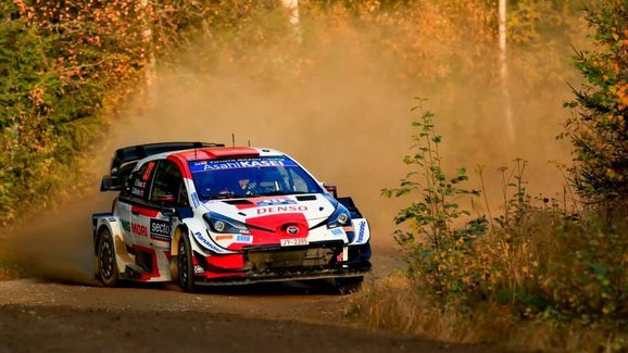 Finská rallye v cíli: Evans vyhrál a pronásleduje Ogiera 