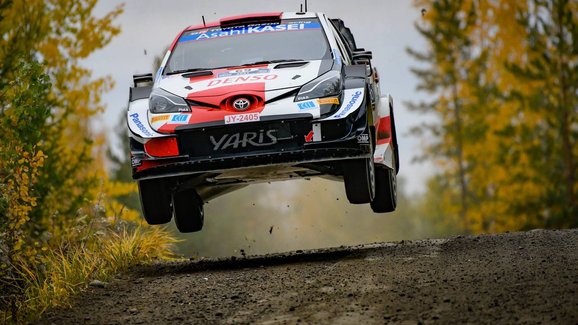 Finská rallye po 2. etapě: Evans předvedl koncert, Prokop i Vlček se lepší 