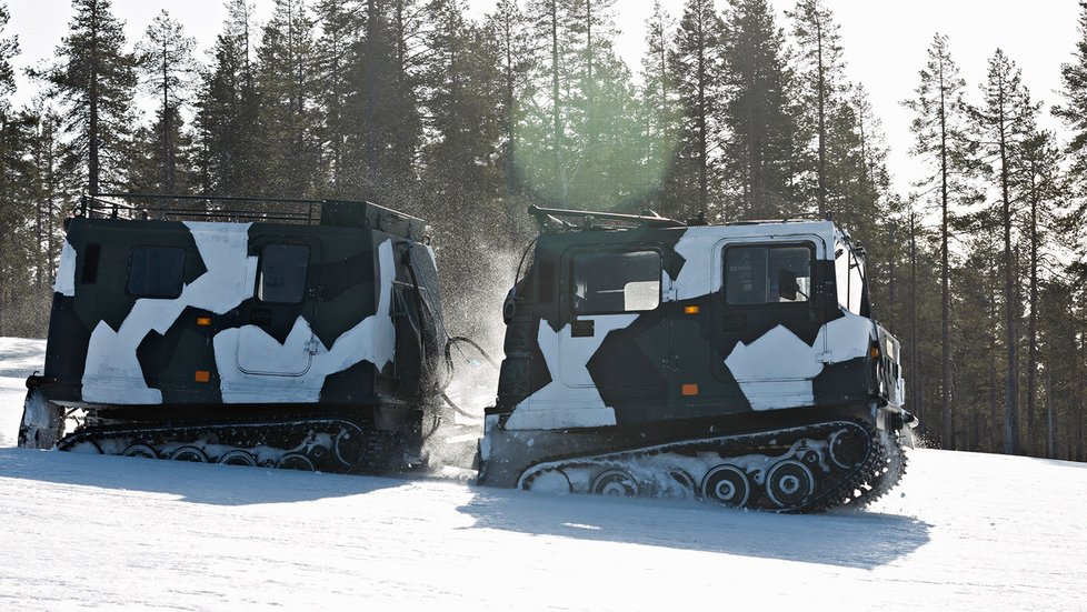 Finský arktický transportér BV206 D6N