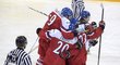 Čeští hokejisté do 20 let slaví gól proti Finsku