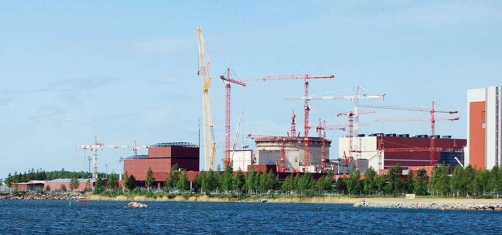 Výstavba pátého finského reaktoru se ohromně vlekla. Snímek roku 2009.