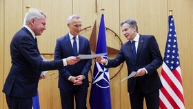 Finský ministr zahraničí Haavisto dokončil vstup země do NATO. (4.4.2023)
