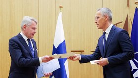 Finský ministr zahraničí Haavisto dokončil vstup země do NATO. (4.4.2023)