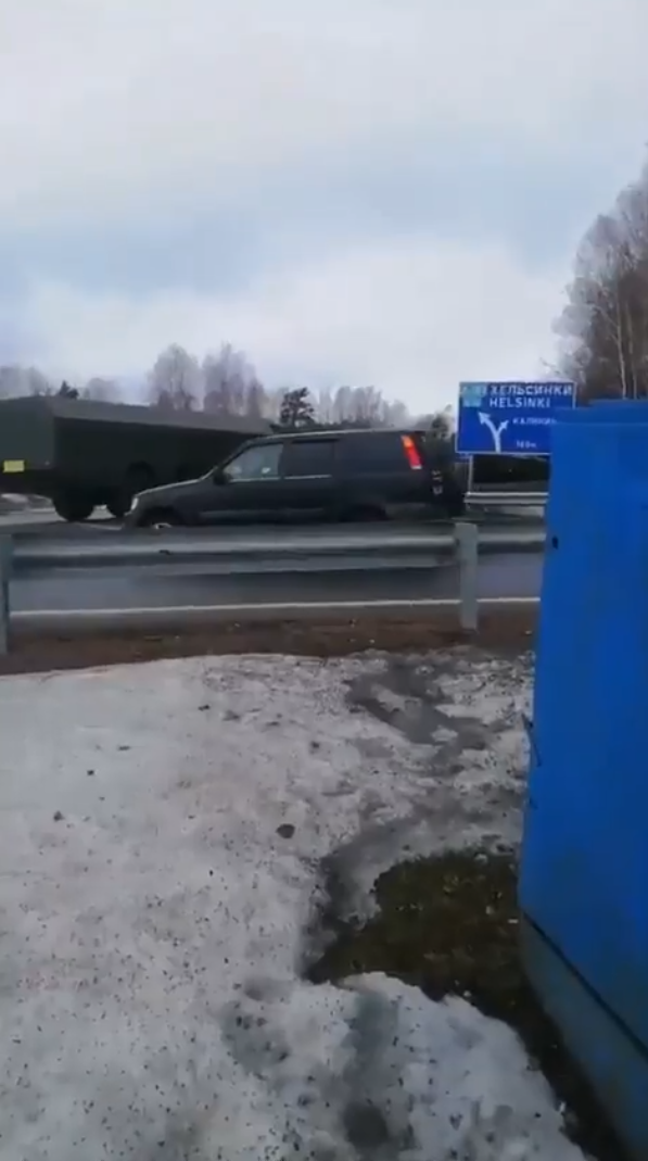 Ruská vojenská technika u města Vyborg nedaleko hranic s Finskem.