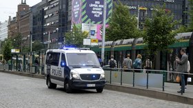 Útočník ve finském městě Turku pobodal několik lidí, zasahovala policie.