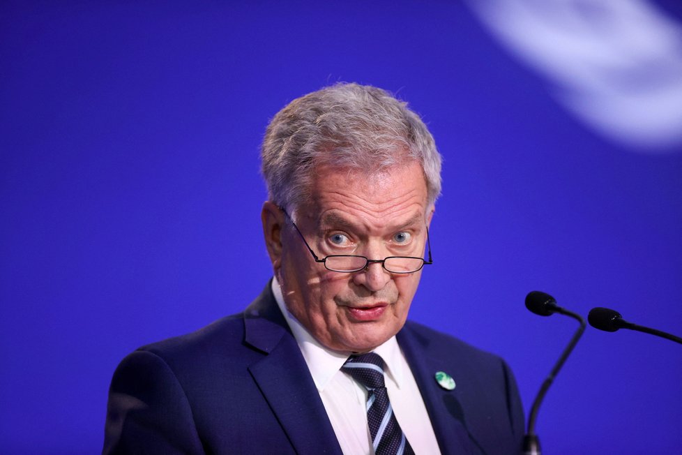 Finský prezident Sauli Niinistö jednal se svým britským protějškem Borisem Johnsonem (květen 2022)