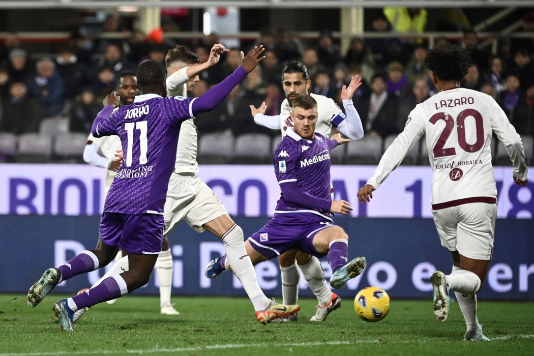 Fiorentina porazila FC Turín 1:0, Antonín Barák proseděl utkání na lavičce