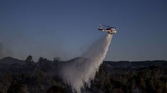 Servis černých jestřábů pro policii vyjde na stamiliony. Může jej získat státní LOM Praha Servis černých jestřábů pro policii vyjde na stamiliony. Může jej získat státní LOM Praha