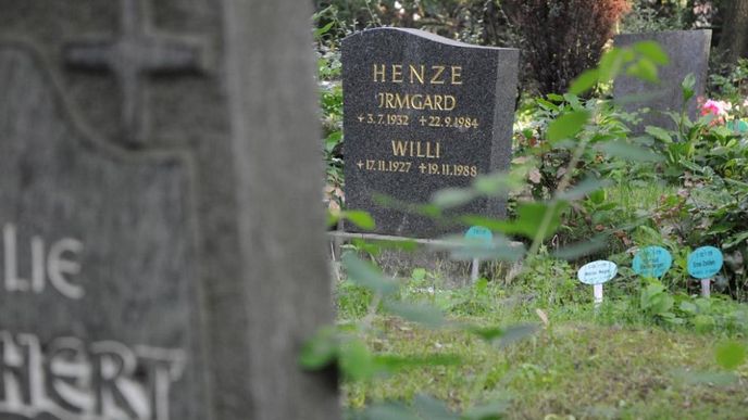 Firma Berolina zpopelňuje 95 procent svých zakázek v českém krematoriu Vysočany, popel pak většinou končí na hřbitovech v Německu.