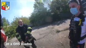Policisté z Kladna hasili požár ve firmě.