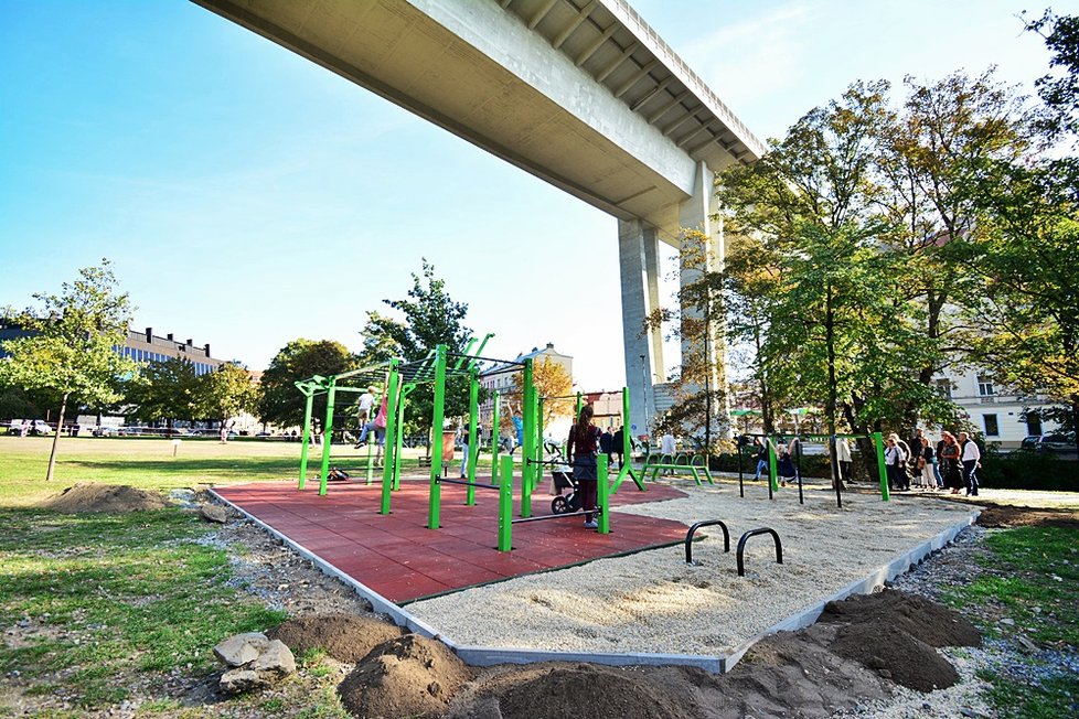 Pod Nuselákem vzniklo workoutové hřiště