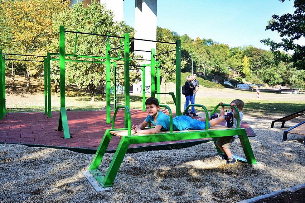 Pod Nuselákem vzniklo workoutové hřiště