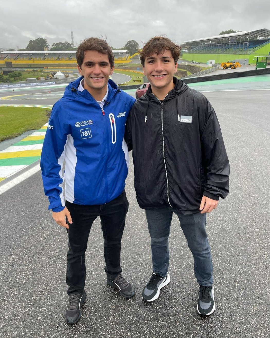 Vnuci legendy F1 Emersona Fittipaldiho Enzo (vpravo) a Pietro