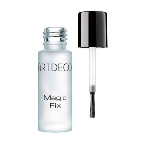 Fiatér rtěnky Artdeco Magis Fix, 389 Kč (5 ml). Koupíte na www.artdecoshop.cz.