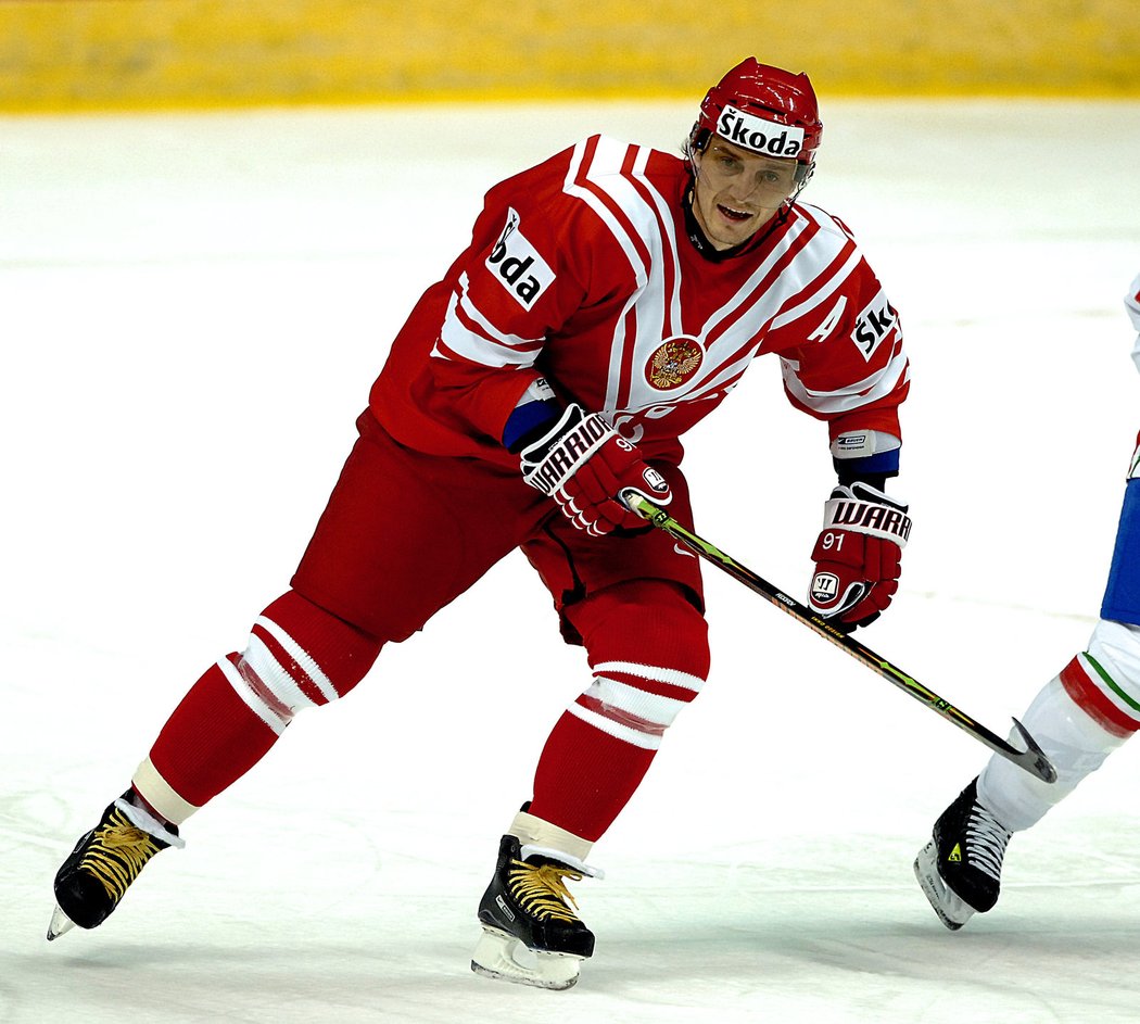 91. Sergej Fjodorov, útočník - Velký elegán v soukromí, ale také na ledě. Svého času nad něj nebylo, má 3 Stanley Cupy i Hart Trophy.