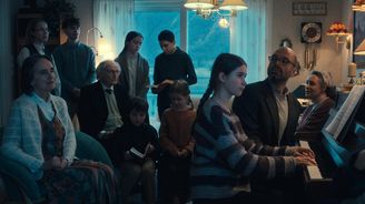 V Česku to pochopí jen málo lidí: Neokázalé drama Fjord analyzuje univerzální potřebu věřit V Česku to pochopí jen málo lidí: Neokázalé drama Fjord analyzuje univerzální potřebu věřit