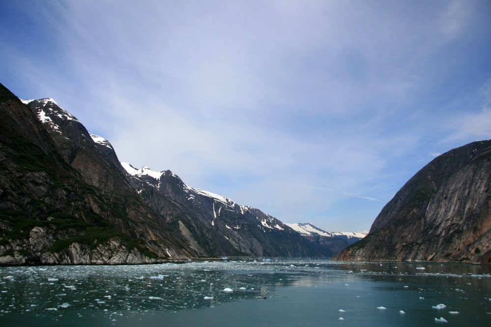 V Národním parku Glacier Bay při jihovýchodním pobřeží Aljašky můžete vidět, jak takový fjord vzniká - ledovec tu stále ještě &#34;pracuje&#34;