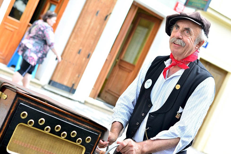 Na jednodenním festivalu „Flašinet žije!“ se potkali flašinetáři z Čech, Německa, Slovenska, Rakouska, Švýcarska, Polska a Francie.