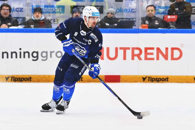 Flek je zpět! S gólem a kašlem. Na trojnožce stát nebudu, líčil. Pospíšil ho překvapil Flek je zpět! S gólem a kašlem. Na trojnožce stát nebudu, líčil. Pospíšil ho překvapil