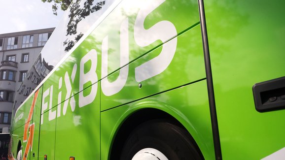 FlixBus zavádí nové noční autobusové spojení z Brna do Alp, Benátek a Milána