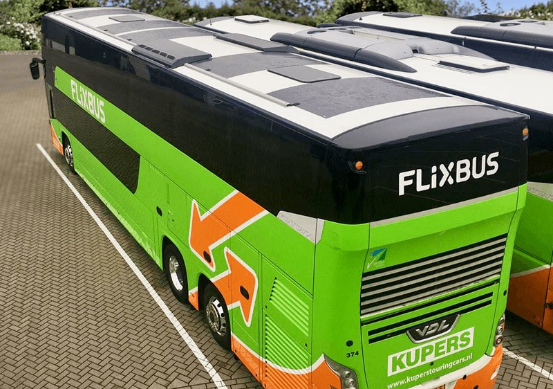 FlixBus testuje autobusy se solárními panely umístěnými na střeše