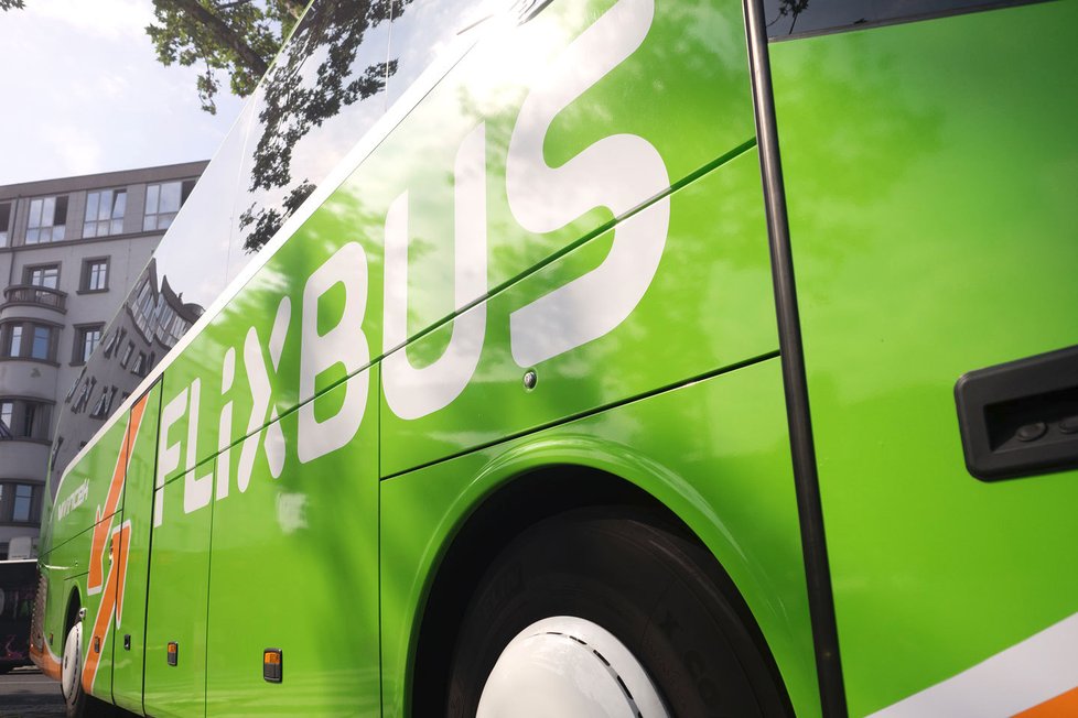 FlixBus jezdí podle Jančury za podnákladové ceny.