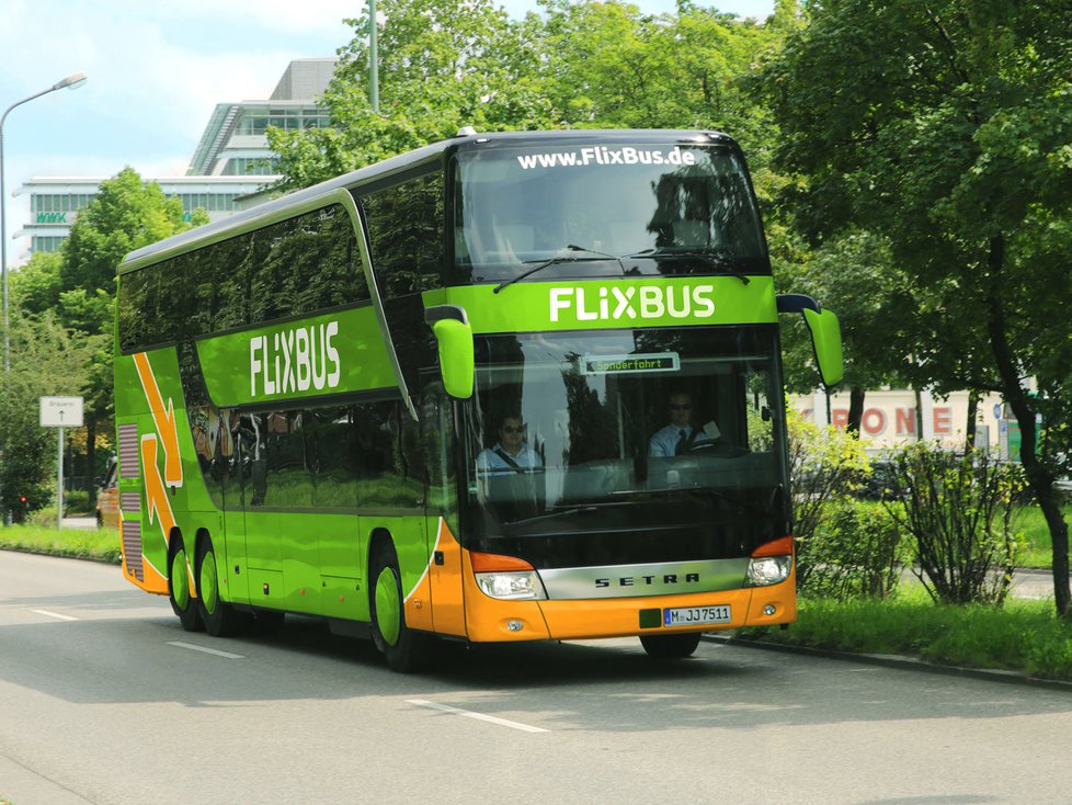 FlixBus jezdí podle Jančury za podnákladové ceny.