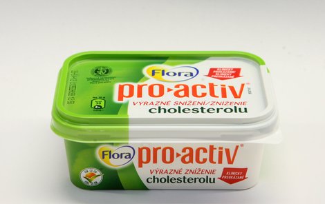 Margarín Flora pro.activ, pomáhající snižovat hladinu cholesterolu v krvi, je podle Němců zdravým lidem nebezpečný.