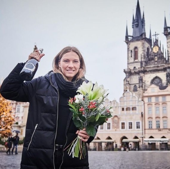 Eliška Krupnová oslavila vítězství v anketě o nejlepší florbalistku světa na Staroměstském náměstí