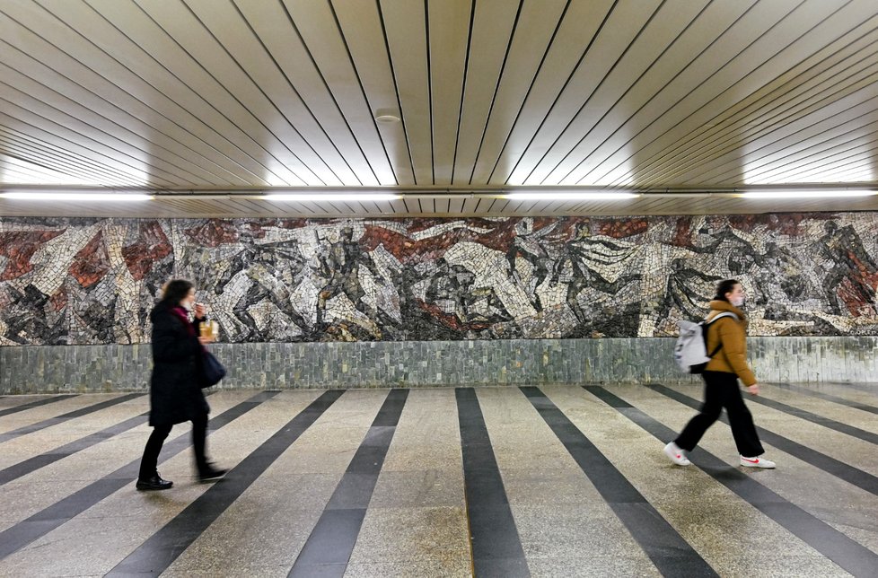 Stanice metra Florenc funguje od roku 1974. Dříve nesla jméno Sokolovská - což odkazovalo právě na hrdinnou bitvu, v níž svůj život ztratil Otakar Jaroš. Na bitvu dodnes upomíná mozaika ve vestibulu stanice.