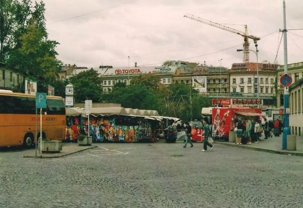 Mezi lety 2007 až 2009 vzalo nádraží za své, z bývalé slávy byla ostuda Prahy.