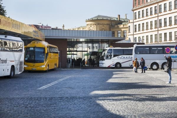 Dnes už je nádraží na Florenci opět moderním a reprezentativním prostorem, za který se Praha nemusí stydět.