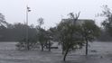 Hurikán Florence udeřil na USA a přinesl záplavy