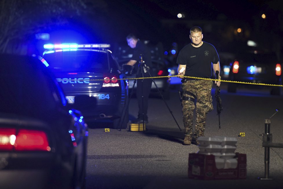 Ve Florence v USA postřelil muž několik policistů.