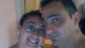 Florencia Romanová doplatila na setkání s neznámým mužem, který ji přes Instagram pozva k sobě domů. Je obviněn z její vraždy. Na snímku oba obžalovaní.