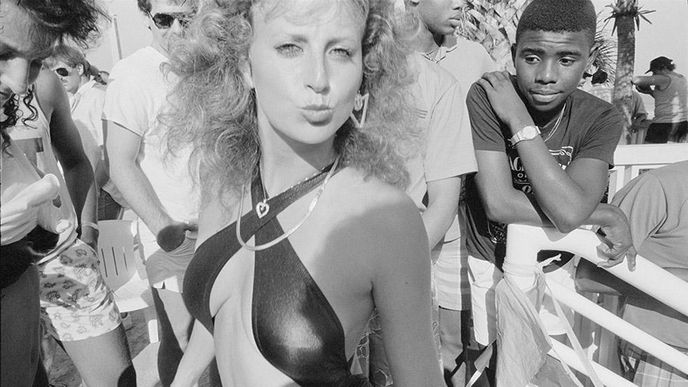 Dnes vám představujeme sérií fotografií z Floridy z 80. let, kam jezdili američtí studenti masově o jarních prázdninách za teplem a především zábavou.