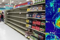 „Připravujeme se na nejhorší.“ Na Floridě kvůli hurikánu Irma vybrakovali obchody
