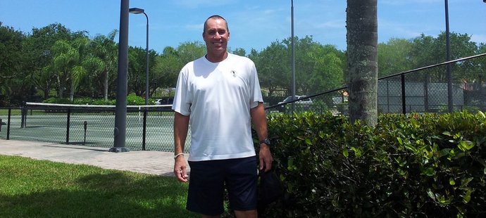 Ivan Lendl před kurty na Floridě