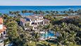 Miliardář Komárek prodal za půl miliardy korun svoji luxusní rezidenci na Floridě. Podle realitky má sídlo sedm ložnic, 12 koupelen, vinný sklep, bazén a vlastní tunel na pláž.