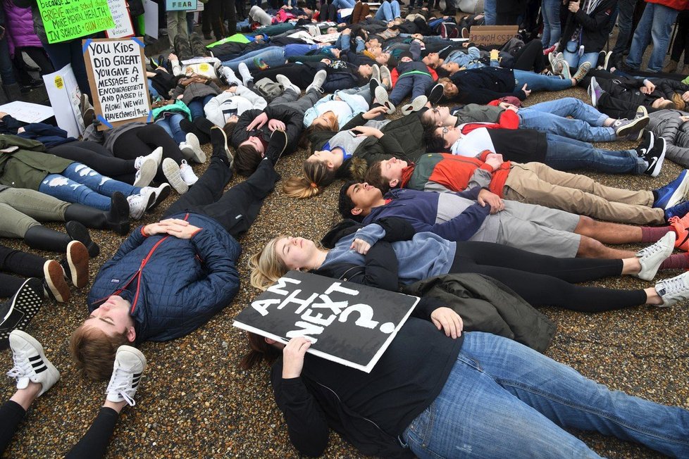 Budu já další oběť? Studenti protestují proti zbraním