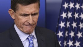 Trumpův bezpečnostní poradce Flynn odstoupil. Američtí poslanci žádají prošetření úniku informací.