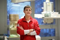 Drama na benzínce u Ostravy: Zdravotník platil benzín, pod regály oživil ženu!