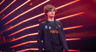 Trable hodiny před začátkem turnaje, německá hvězda Fnatic jede domů